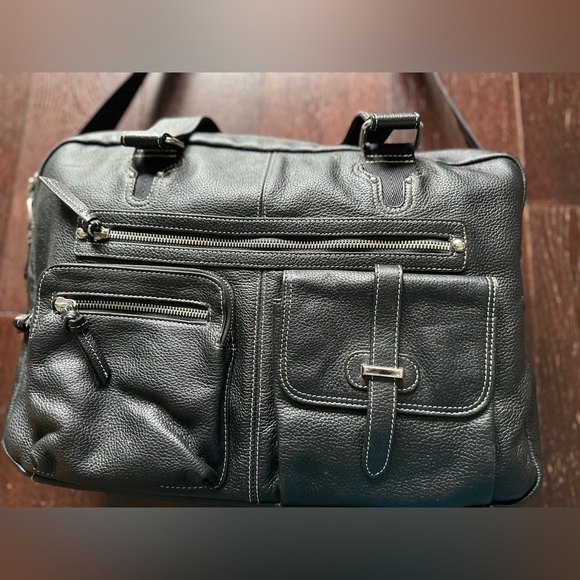 Danier Leather Leather weekender bag - Picture 10 of 10
